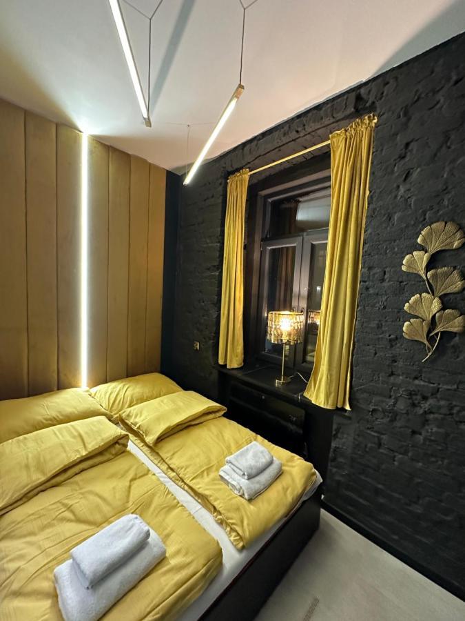 Darkhouse Versace Gold وودج المظهر الخارجي الصورة