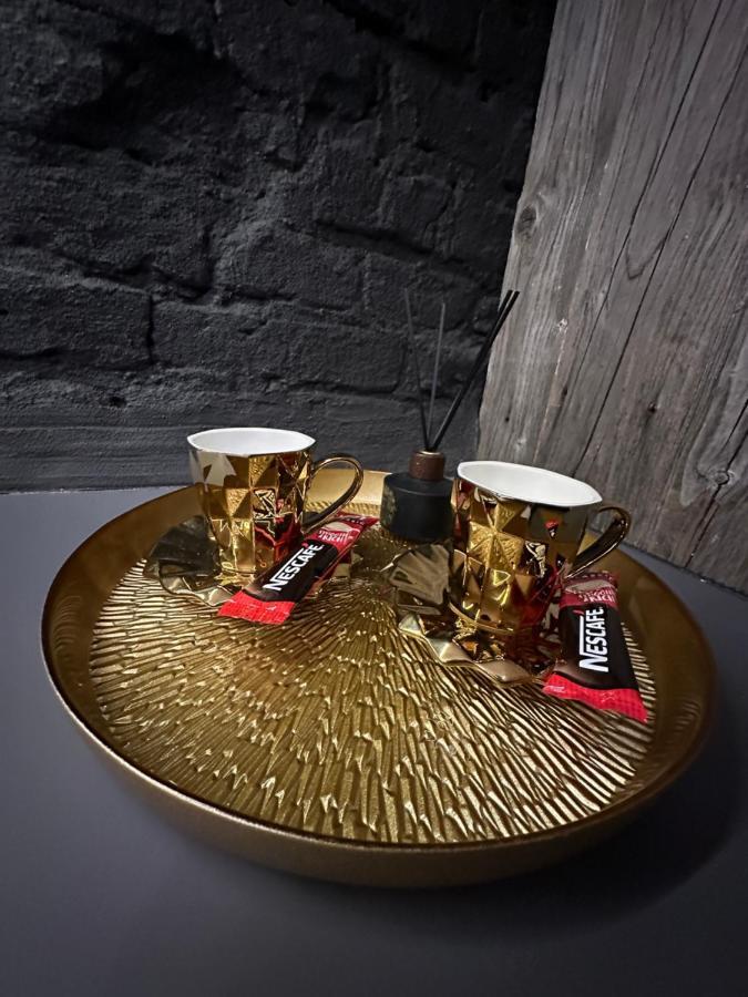 Darkhouse Versace Gold وودج المظهر الخارجي الصورة